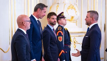 Predstavitelia opozície sa s prezidentom stretli na spoločnom obede. Vyčítajú mu jednu vec