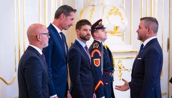 Predstavitelia opozície sa s prezidentom stretli na spoločnom obede. Vyčítajú mu jednu vec
