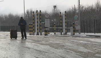 Chaos na ukrajinských hraniciach. Ľudia chceli pešo prechádzať cez priechody, kde to zakázali