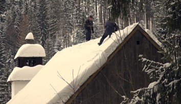 V kysuckom skanzene vo Vychylovke bojujú s tonami snehu