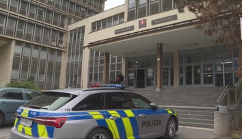 Opitá si sadla za volant a šla ordinovať. Košická gynekologička však na parkovisku nabúrala