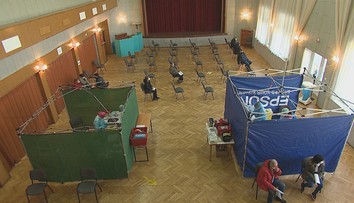 V malej dedinke zmenili tanečný parket na očkovacie centrum