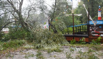 FOTO: Bratislavský kraj je na nohách. Hladiny riek stúpajú, zaplavené sú viaceré oblasti