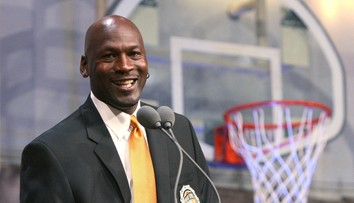 Zmenil basketbal, hral vo filme a viac než tri dekády pomáha deťom. Michael Jordan má 60 rokov