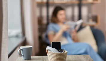 Na kvalitu spánku vplýva naša životospráva. Dopriať by sme si mali digitálny detox