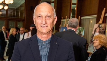 Jozef Banáš má COVID-19. Do nemocnice ho odviezla sanitka