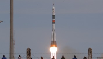 Sojuz priviezol na ISS nových členov posádky, Rusa a Američana