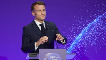 Macron skritizoval fungovanie EÚ: Ak sa do troch rokov nespamätáme, je koniec