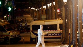 Parížskemu strelcovi vypadol počas útoku list papiera. Vychvaľoval v ňom Islamský štát
