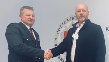 Polícia sa ospravedlnila pánovi Vlastimilovi. Drsný zákrok pre oškreté auto šokoval celé Slovensko