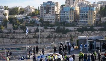 VIDEO: Hamas udrel v Jeruzaleme. Streľba na zastávke má najmenej tri obete, útočníkov zneškodnili