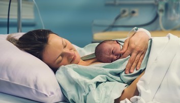 Sestrička 12 hodín nepila, nejedla, ani nešla na WC. Čerstvá mamička chváli personál slovenskej nemocnice