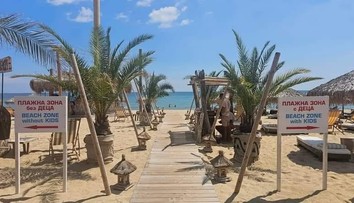 Pláž pri Čiernom mori rozdelili na dve zóny. Niektorí to schvaľujú, iní hovoria o diskriminácii