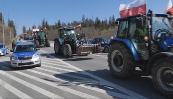 Poľskí farmári zablokovali ďalší hraničný priechod. Spôsobilo to niekoľkokilometrovú kolónu