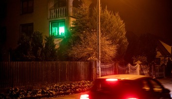 Čo znamenajú nazeleno rozsvietené okná v Poľsku? Ľudia dávajú signál migrantom v núdzi