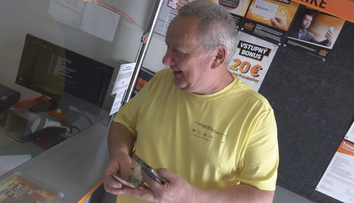 Niekto zarobil, iní prišli o veľké peniaze. Slováci do tipovania výsledkov volieb opäť naliali milióny