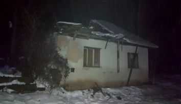Tri generácie zostali na ulici. Ťažký sneh ich pripravil o strechu nad hlavou