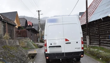 Dodávka pri cúvaní zachytila chodkyňu. Žena (†64) zraneniam podľahla