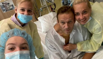 Ruský lekár odmietol tvrdenie, že sa Navaľného pokúšali otráviť aj druhýkrát