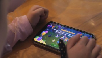 Dieťa s tabletom či mobilom v ruke? Týchto pár cenných rád vám v budúcnosti ušetrí množstvo problémov