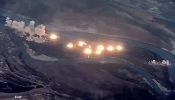 Zverejnili video, ako Američania zhodili na bojovníkov Islamského štátu 40 ton bômb