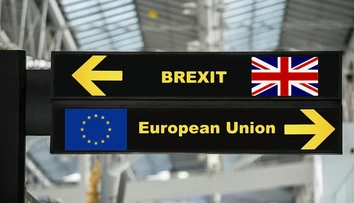 Väčšina Britov si myslí, že EÚ má v rokovaniach o brexite silnejšiu pozíciu