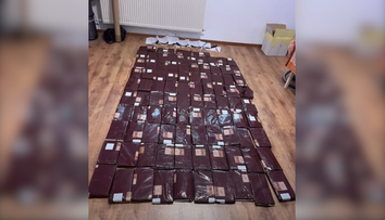 VIDEO: Česká polícia zaistila takmer sto kíl hašiša, kokaín a ďalšie drogy dovážané zo Slovenska