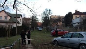 Smrť matky a dvoch detí polícia vyšetruje ako vraždu, ich telá doma ležali týždne