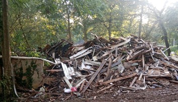 Žene sa po návrate z dovolenky naskytol nepríjemný pohľad. Robotníci jej omylom zdemolovali dom