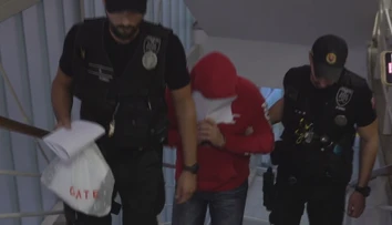 Čachtice sa spamätávajú z obrovskej tragédie. Advokát expolicajta odmieta, že by jeho klient nebohú ženu sledoval
