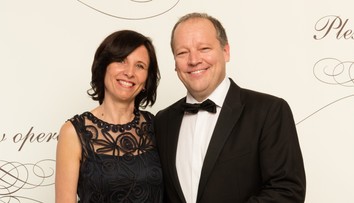 Matthias Settele a jeho partnerka Gerda sú na sobotňajší Ples v opere pripravení