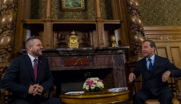 Medvedev ubezpečil Pellegriniho, že dodávky plynu nebudú po Novom roku ohrozené