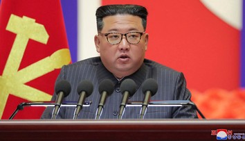 Kim Čong-un nariadil armáde, aby intenzívne cvičila a pripravovala sa tak na "skutočnú vojnu"