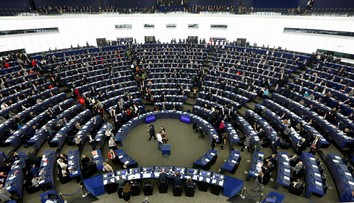 Europoslanci za Národný front údajne nelegálne vyplatili asistentom milióny eur