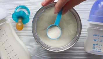 ÚVZ upozorňuje na nevyhovujúcu počiatočnú dojčenskú mliečnu výživu. Môže spôsobiť závažné ochorenie
