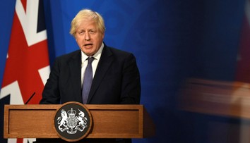 Johnson oznámil sprísnenie pravidiel pre cestujúcich prichádzajúcich do Británie