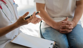 Únik moču trápi tisíce Slovákov. Včasnou prevenciou sa tomu dá predchádzať