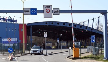 Policajtka pomáhala pri prevádzaní Ukrajincov na Slovensko, môže ísť až na roky za mreže