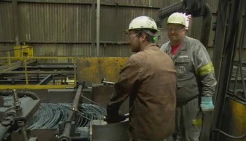 Oceliareň 230 zamestnancom omylom poslala na účty po 30-tisíc eur