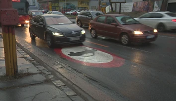Časť vodičov v Bratislave vytrvalo ignoruje fakt, že v bus pruhoch nemajú čo robiť