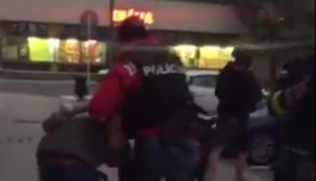 Kukláči zadržali Leška za päť minút, našli ho u príbuzných