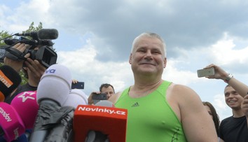 Kajínek v dokumente šokuje verejnosť: Vedľa mňa na posteli súložili dvaja muži