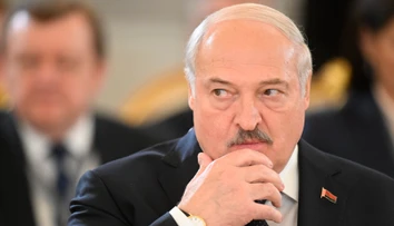 Bielorusko vraj rozmiestnilo vojakov pozdĺž celej hranice s Ukrajinou. Lukašenko zároveň vyzval na rokovania