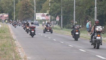 Tisíce nadšencov motoriek sa zišli na Zemplínskej Šírave. Vrcholí tam tradičný zraz motorkárov