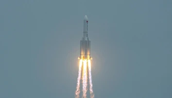 Kam dopadnú trosky čínskej rakety? Mapa ukazuje, ktoré oblasti sú v nebezpečí