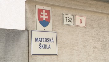 V Stupave zo dňa na deň zatvorili škôlku. Mesto hovorí o havarijnom stave, rodičia za tým vidia niečo iné
