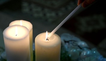 Naše stoly opäť zdobia sviatočné vence. Pozreli sme sa na trendy tohto adventu