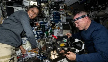 FOTO: Astronauti, ktorí uviazli vo vesmíre, sa vraj vôbec nenudia. Pozrite sa, ako si krátia čas
