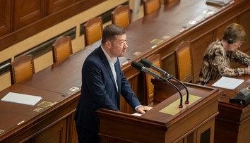 Rečnil v pléne bez prestávky takmer 11 hodín. Český poslanec Tomio Okamura si zapísal jednu z najdlhších obštrukcií