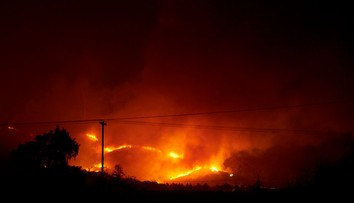 Rozsiahly požiar na známom gréckom ostrove. Ľudia majú byť pripravení na najhoršie
